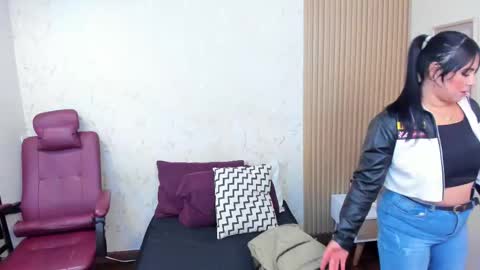 Snapshot of taylor_bennet chatting on 11.03.25 Taylor Bennet online show from 11.03.25