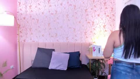 Taylor Bennet online show from 02.06.26