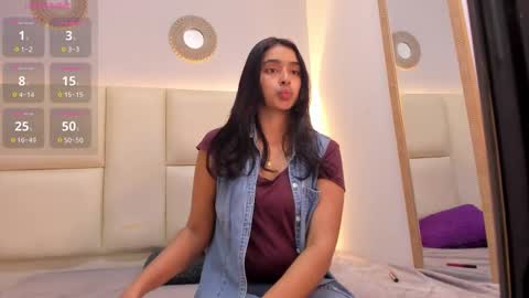 Snapshot of taylor_colores chatting on 10.08.25 taylor_colores online show from 10.08.25