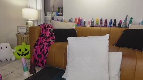 Taylor --  online show from 10.05.25