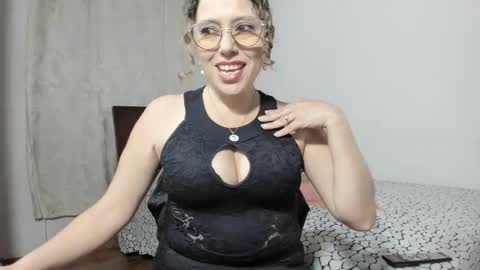 taylorhot72_ online show from 02.01.25