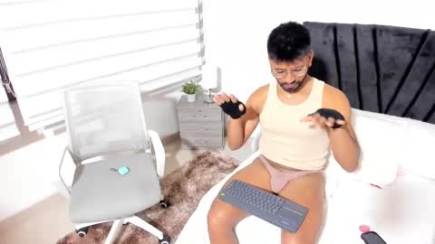 taylormaccurdy_ online show from 10.08.25