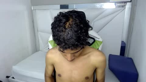 Snapshot of taylorr_junior_ chatting on 03.31.26 TAYLOR online show from 03.31.26