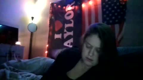 Taylor Riot online show from 09.10.25