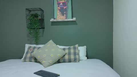 TAYLOR  online show from 11.22.25