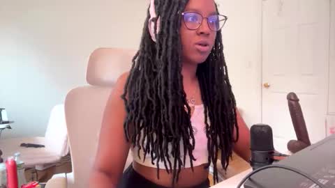 Snapshot of taylorsosweets chatting on 05.22.26 Taylor online show from 05.22.26
