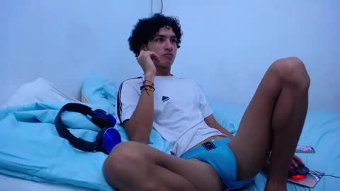 Snapshot of tayronx33 chatting on 01.07.25 Tayron online show from 01.07.25