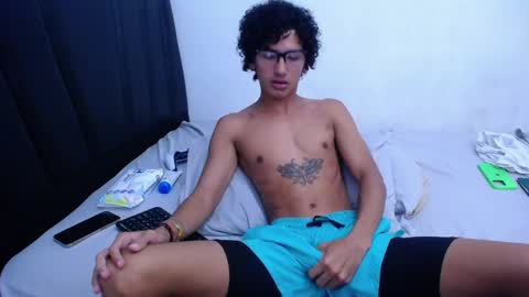 Snapshot of tayronx33 chatting on 02.08.25 Tayron online show from 02.08.25