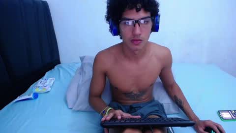 Snapshot of tayronx33 chatting on 02.09.25 Tayron online show from 02.09.25