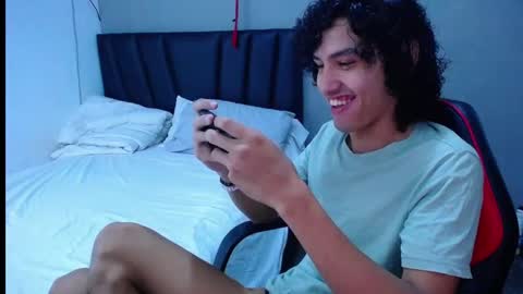 Tayron online show from 11.17.25