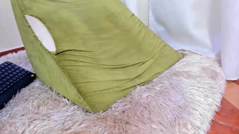 Snapshot of taysonysasha chatting on 11.08.25 ask for cum online show from 11.08.25