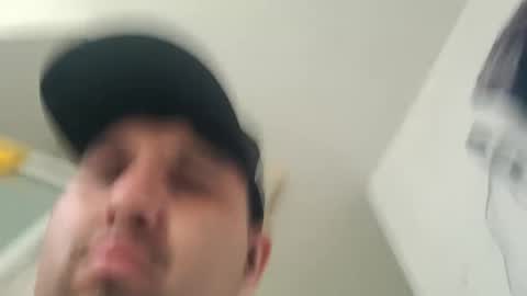 Snapshot of tboy833 chatting on 09.25.25 Luis online show from 09.25.25