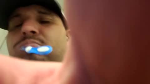 Snapshot of tboy833 chatting on 10.04.25 Luis online show from 10.04.25