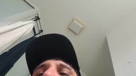 Snapshot of tboy833 chatting on 10.09.25 Luis online show from 10.09.25