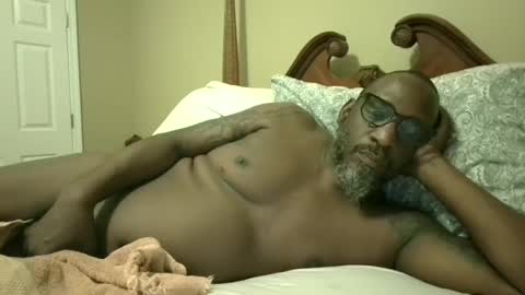 Snapshot of tchsul chatting on 10.09.25 TOUCH online show from 10.09.25