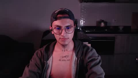 Snapshot of te0__0 chatting on 02.18.25 Teo independent model online show from 02.18.25