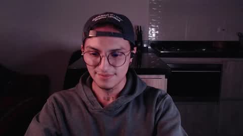 Snapshot of te0__0 chatting on 02.19.25 Teo independent model online show from 02.19.25