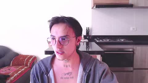 Snapshot of te0__0 chatting on 02.26.25 Teo independent model online show from 02.26.25