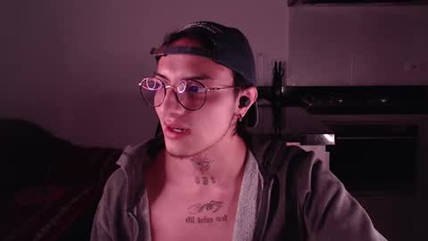 Snapshot of te0__0 chatting on 02.27.25 Teo independent model online show from 02.27.25