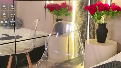 Snapshot of teasealicious chatting on 11.07.25 Bruna online show from 11.07.25