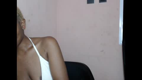 Snapshot of teasexkitty chatting on 06.11.26 teasexkitty online show from 06.11.26