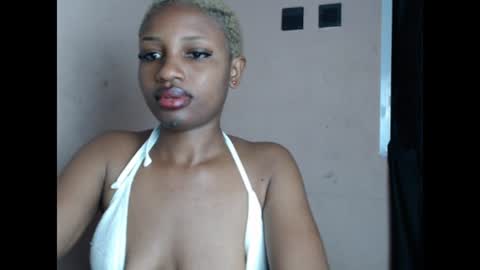 Snapshot of teasexkitty chatting on 06.17.26 teasexkitty online show from 06.17.26