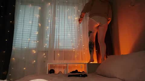 Snapshot of technoelf chatting on 10.19.25 Mary X TechnoElfff INST fansly kissmary online show from 10.19.25