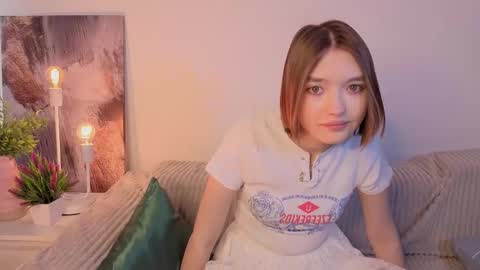 Snapshot of tecna_tonic chatting on 02.06.26 all me precious online show from 02.06.26