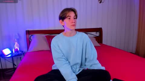 Snapshot of ted_lunn chatting on 11.07.25 Ted online show from 11.07.25