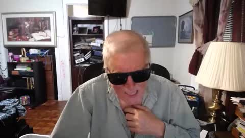 Snapshot of teddybear196087 chatting on 10.27.25 teddybear196087 online show from 10.27.25