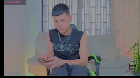 teeenagefeverr online show from 10.22.25