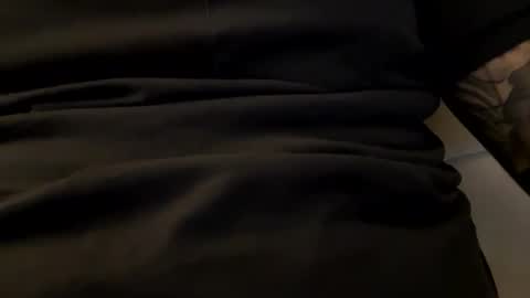 Twizzler online show from 12.14.25