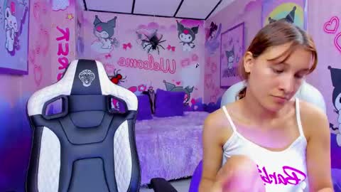 Snapshot of tefi_meow chatting on 10.26.25 Stefani online show from 10.26.25