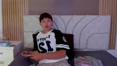 Snapshot of tefi_meow_ chatting on 04.04.26 Estefani online show from 04.04.26