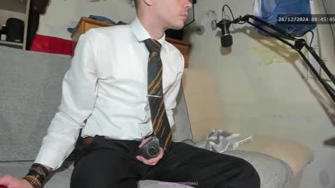 Virg Lszl online show from 12.26.24