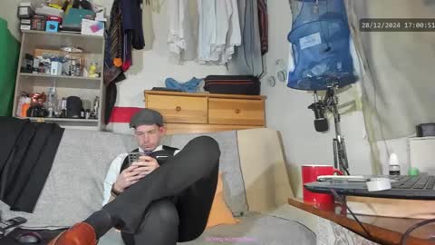 Virg Lszl online show from 12.28.24