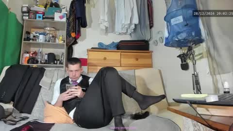 Virg Lszl online show from 12.28.24
