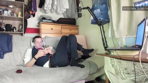 Virg Lszl online show from 12.31.24