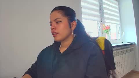 Snapshot of tell_me_goddess chatting on 05.12.26 Amazing SALOME online show from 05.12.26
