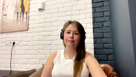 Snapshot of templeholberg chatting on 03.13.26 Lana online show from 03.13.26