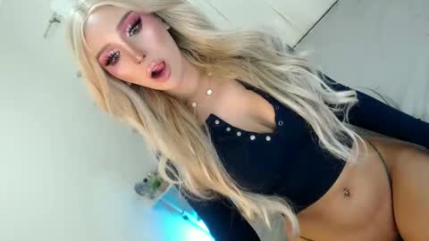 EVA GLASSCOTT online show from 10.07.25