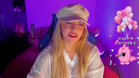 Snapshot of temptationsweet__ chatting on 05.07.26 Sara online show from 05.07.26