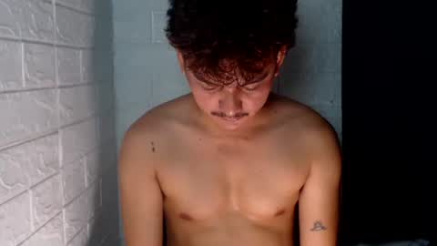 Snapshot of tempting_jon chatting on 04.05.26 tempting_jon online show from 04.05.26