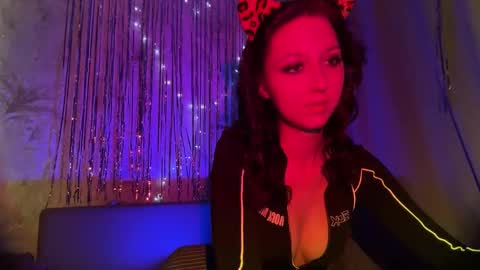 temptingvision online show from 12.18.25