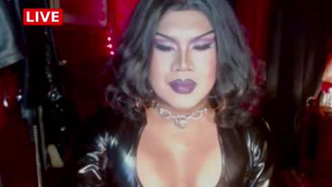 Snapshot of temptress_cocoxxx chatting on 10.17.25 Mistress Coco online show from 10.17.25