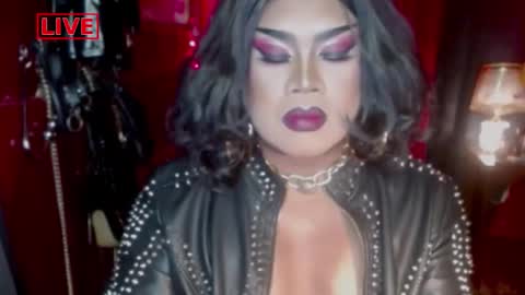 Snapshot of temptress_cocoxxx chatting on 10.31.25 Mistress Coco online show from 10.31.25