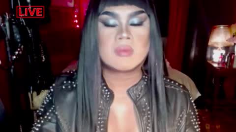 Snapshot of temptress_cocoxxx chatting on 11.06.25 Mistress Coco online show from 11.06.25