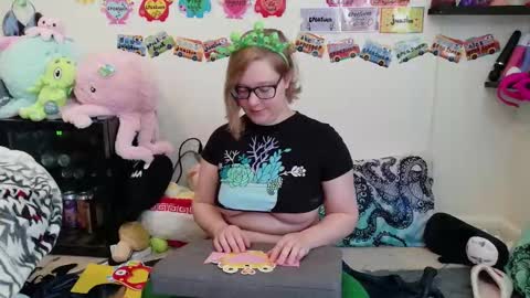 Pixie and Tentacle Overlord online show from 02.25.26