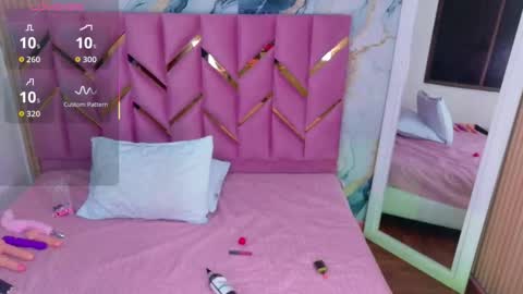 Snapshot of tendermommy chatting on 11.10.25 Tatiana online show from 11.10.25