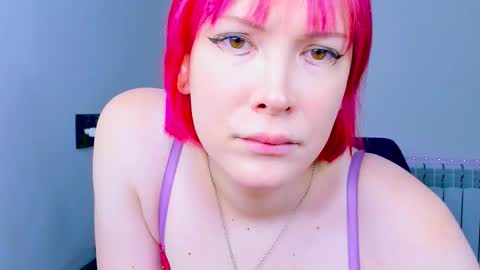 Snapshot of tenebrise chatting on 10.06.25 Kira online show from 10.06.25